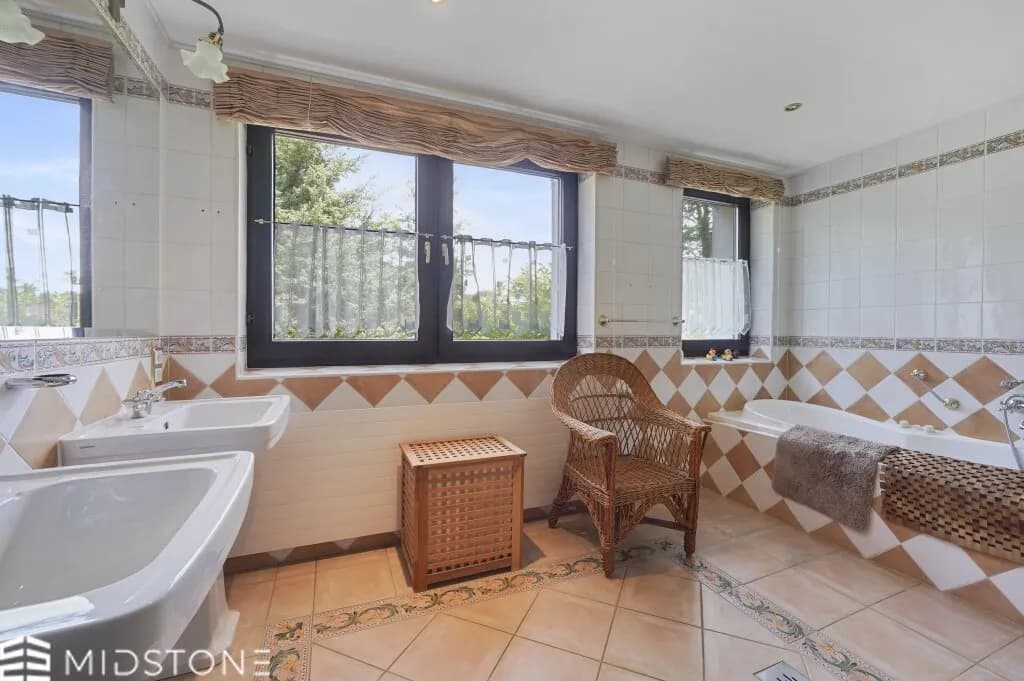 9-Zimmer-Haus mieten in Gmünd – 719 m², € 2.980 – Bild 3 von 70