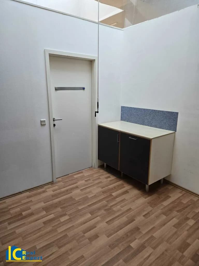 Gewerbeimmobilie mieten in Wiener Neustadt – 148 m², € 800 – Bild 9 von 11