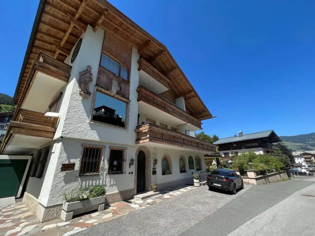 Gewerbeimmobilie kaufen in Zell am See – 1 m², € 3.490.000
