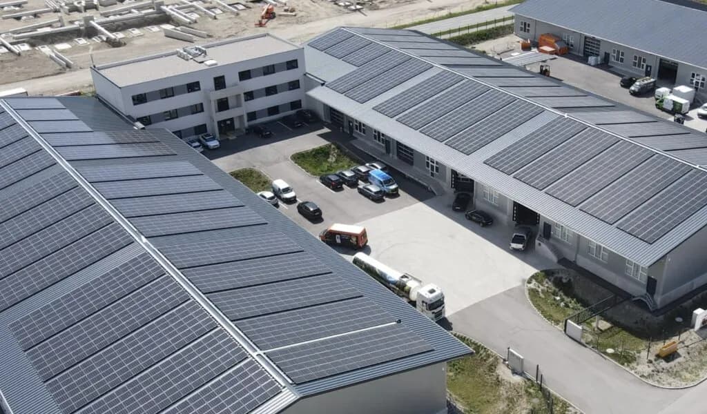 Gewerbeimmobilie mieten in Baden – 850 m², € 6.885