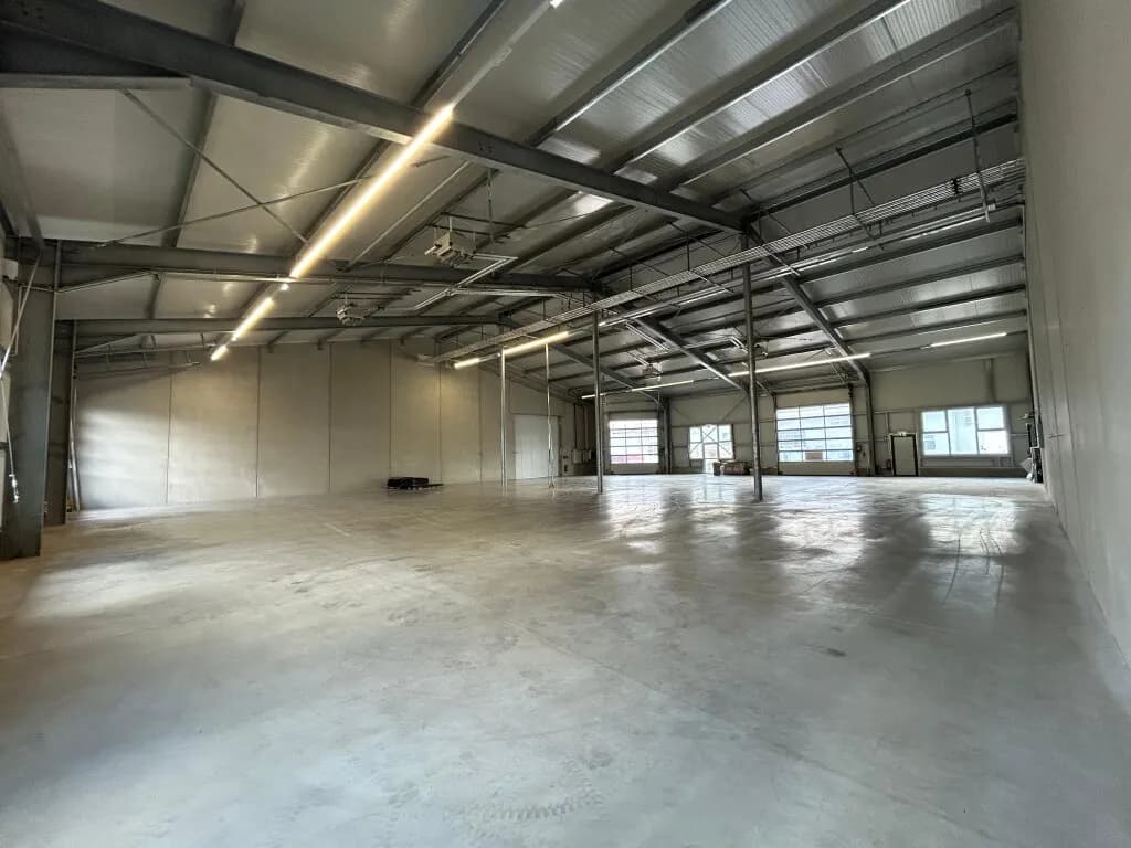 Gewerbeimmobilie mieten in Baden – 850 m², € 6.885 – Bild 3 von 6