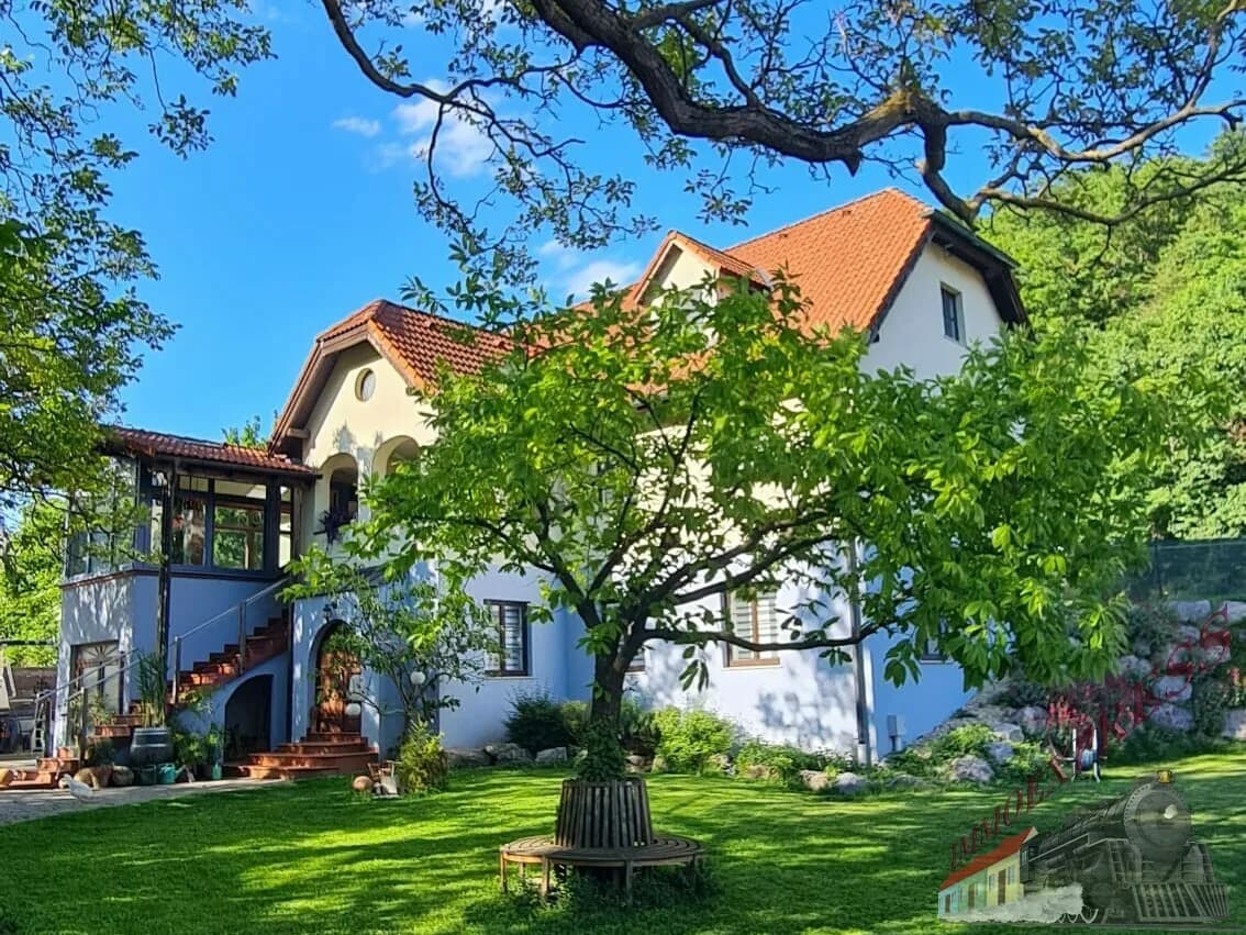 6-Zimmer-Haus kaufen in Eisenstadt - Umgebung – 279,87 m², € 570.000 – Bild 2 von 21