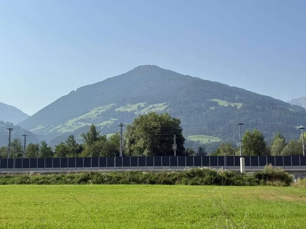 Immobilie mieten in Innsbruck-Land – 28 880 m², € 2