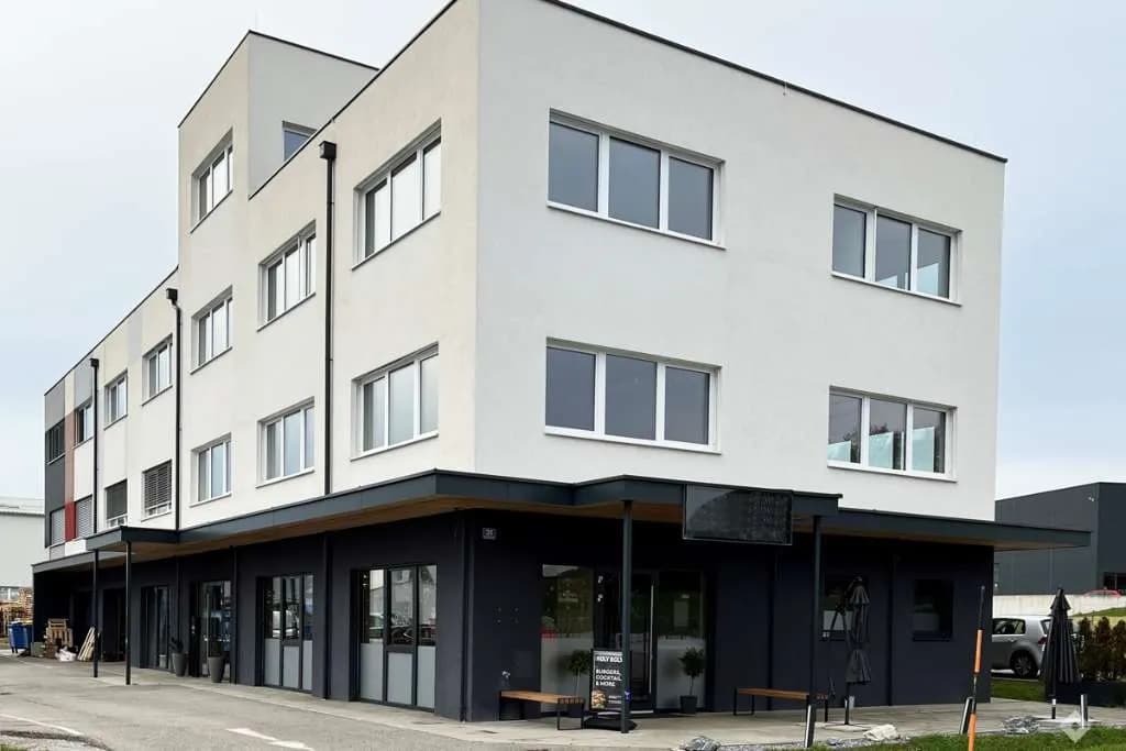 Gewerbeimmobilie mieten in Braunau am Inn – 57 m², € 678 – Bild 2 von 7