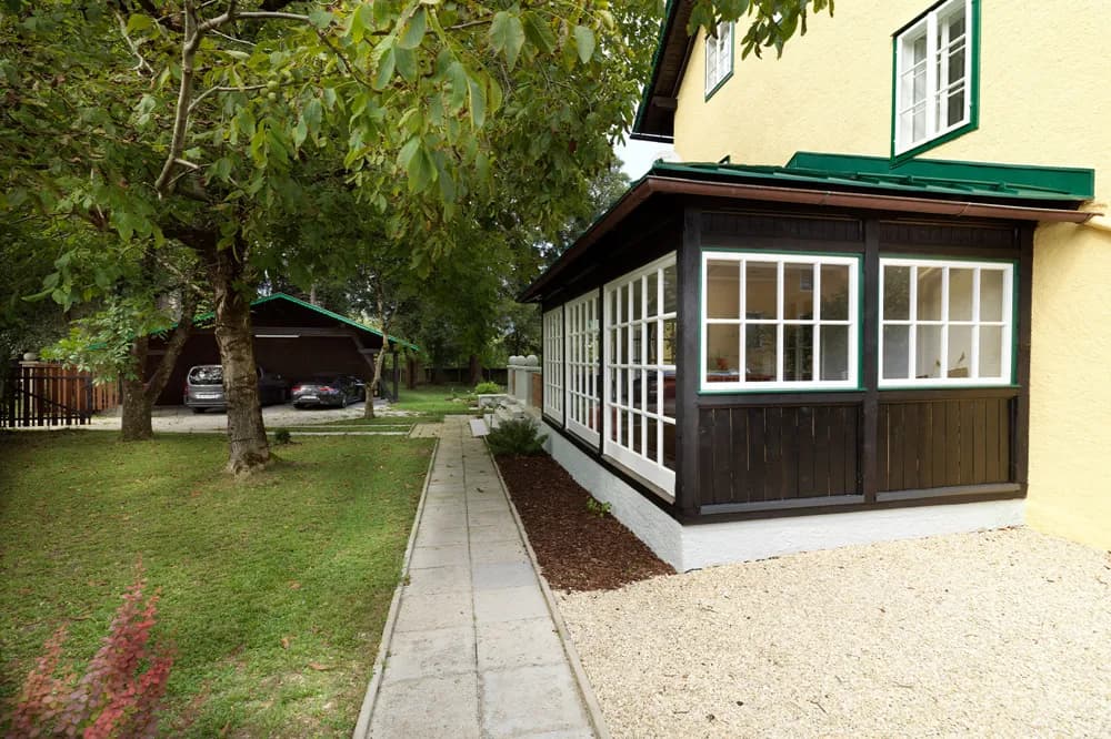 12-Zimmer-Gewerbeimmobilie kaufen in Gmunden – 404,73 m², € 1.795.000 – Bild 3 von 11