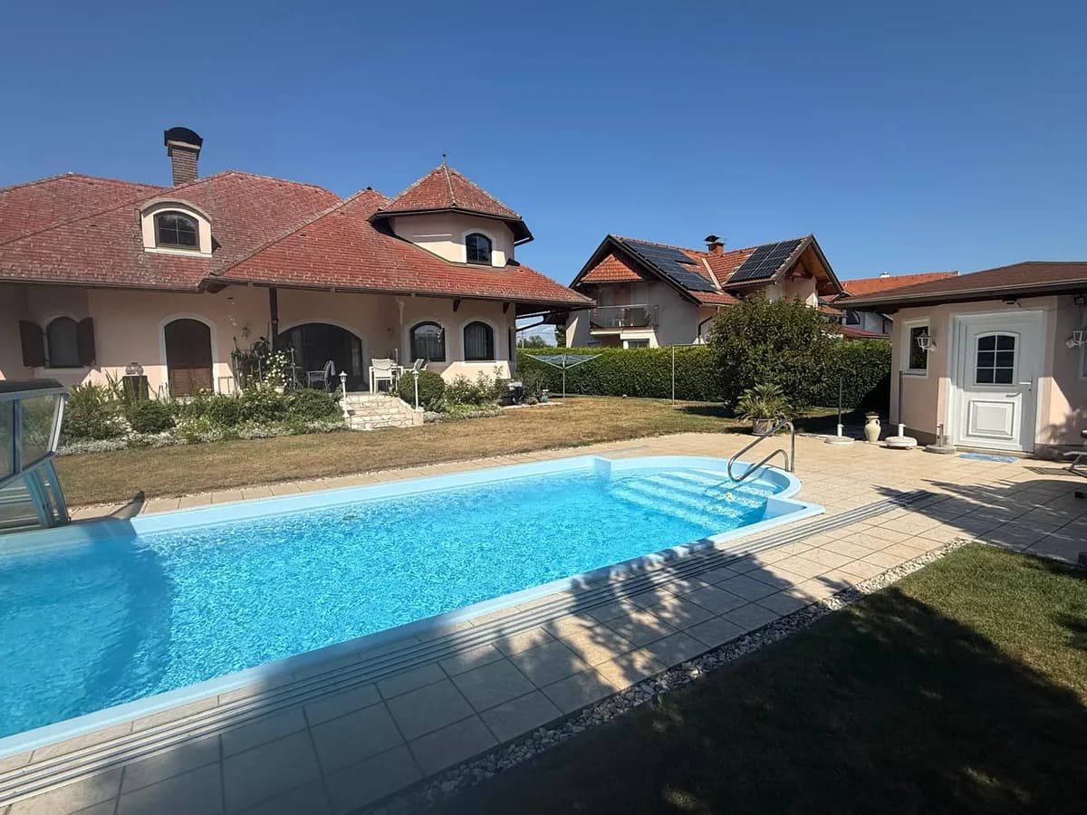 4-Zimmer-Haus kaufen in Klagenfurt – 160 m², € 679.000 – Bild 2 von 10