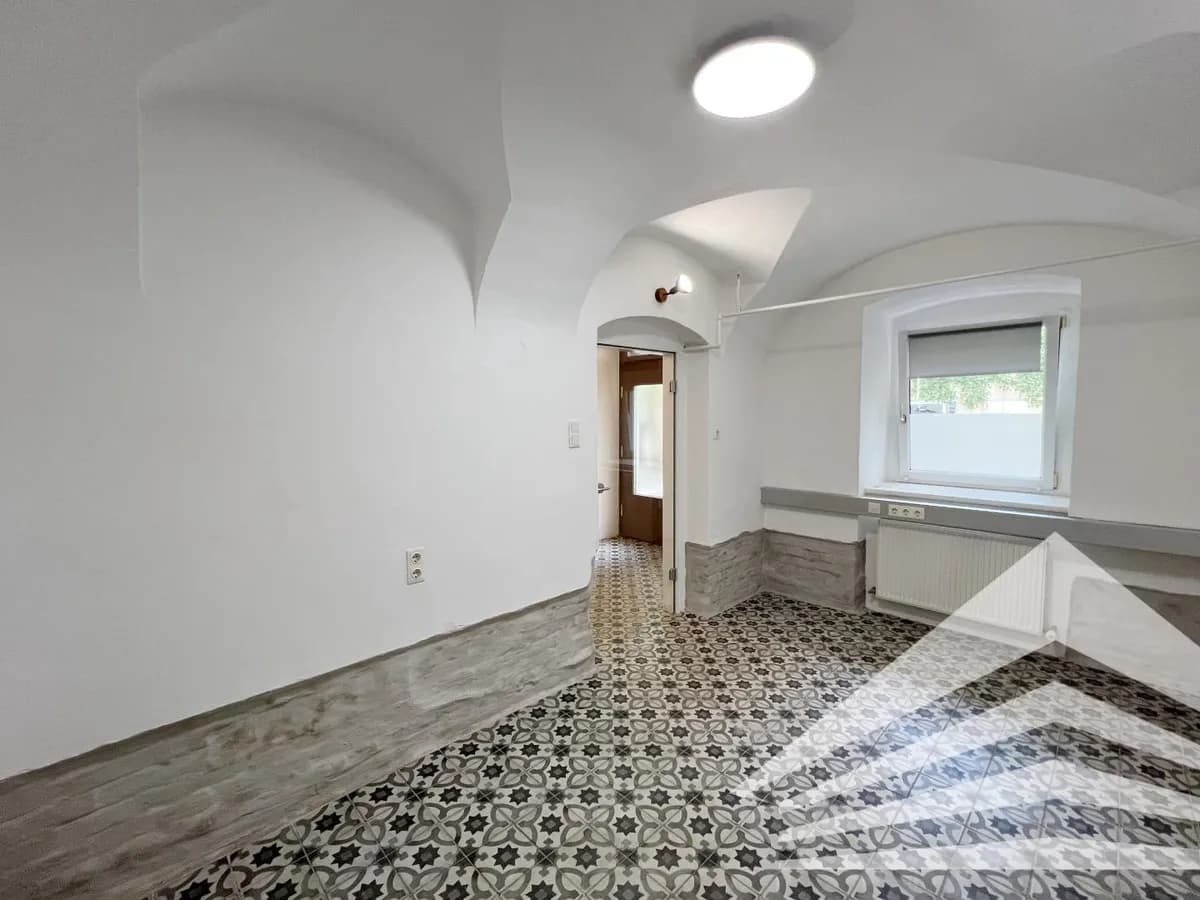 3-Zimmer-Gewerbeimmobilie mieten in Linz – 52 m², € 860 – Bild 1 von 7