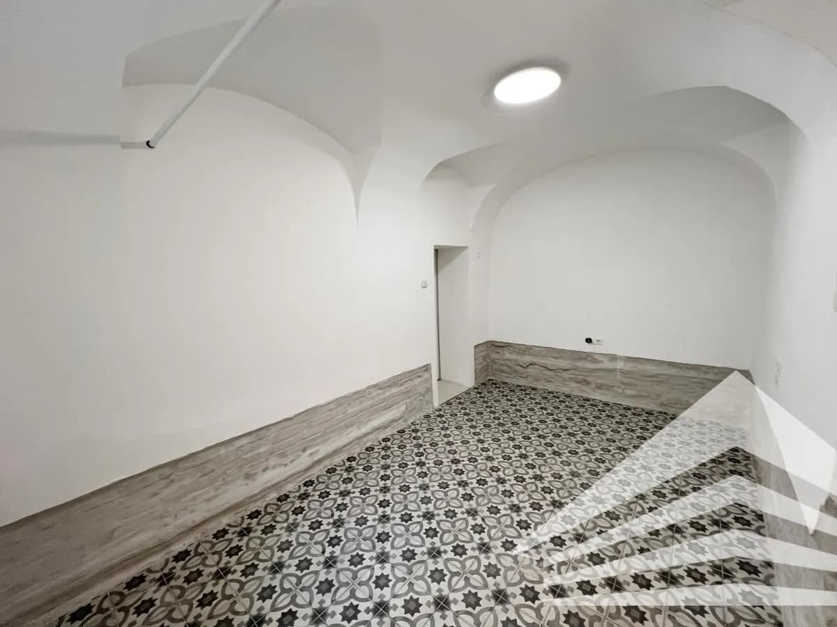 3-Zimmer-Gewerbeimmobilie mieten in Linz – 52 m², € 860 – Bild 2 von 7