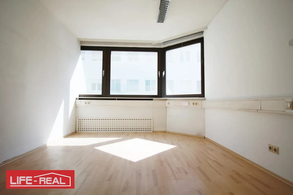 7-Zimmer-Gewerbeimmobilie mieten in Linz – 175 m², € 1.720 – Bild 1 von 11