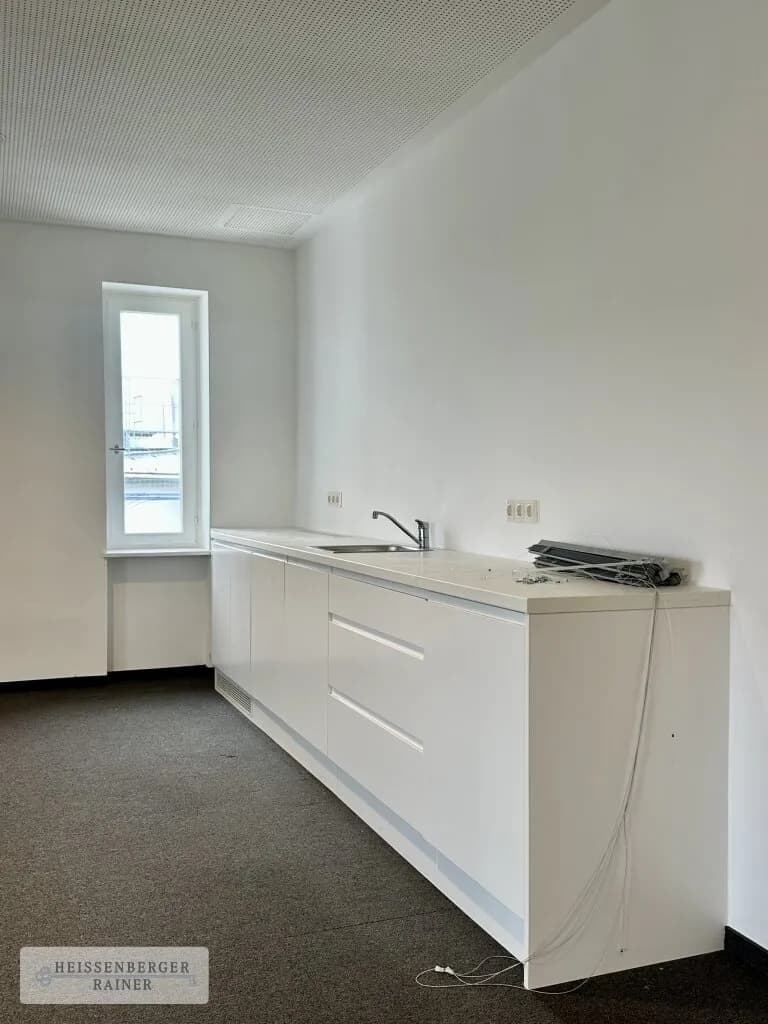 5-Zimmer-Gewerbeimmobilie mieten in Wien – 333 m², € 6.090 – Bild 8 von 12