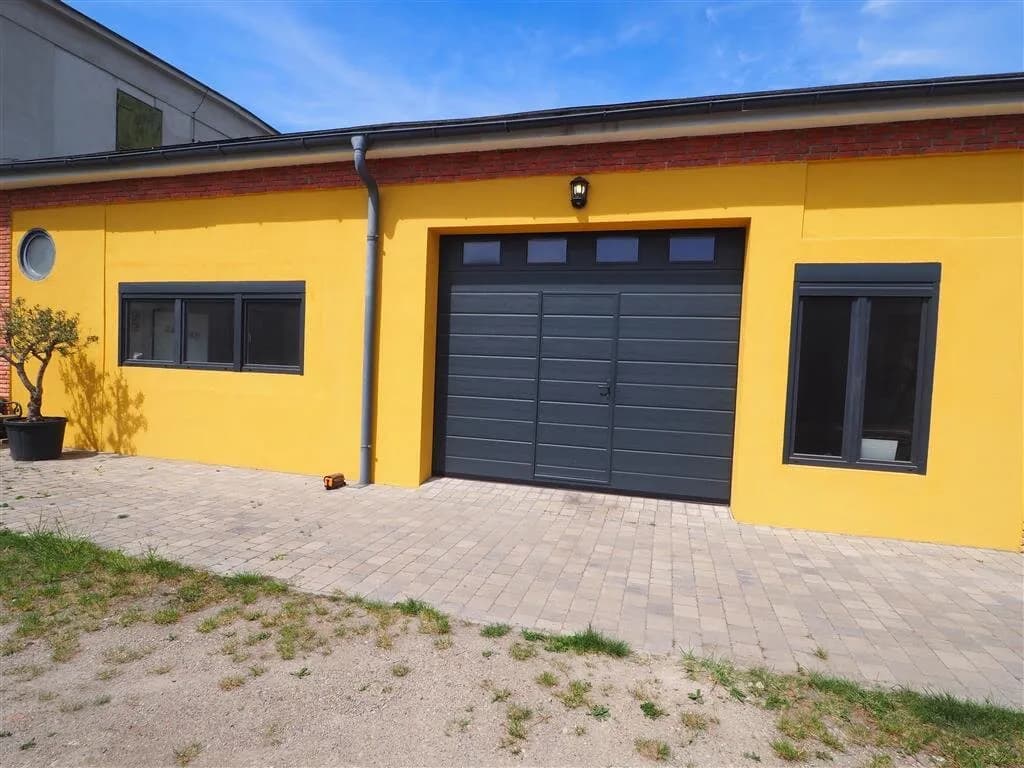 Gewerbeimmobilie mieten in Baden – 110 m², € 1.200