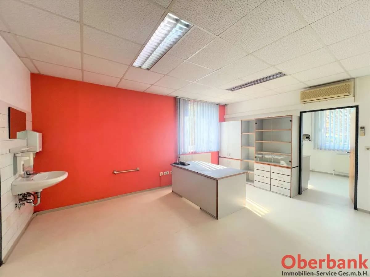 7-Zimmer-Gewerbeimmobilie mieten in Wels – 123 m², € 940 – Bild 7 von 16