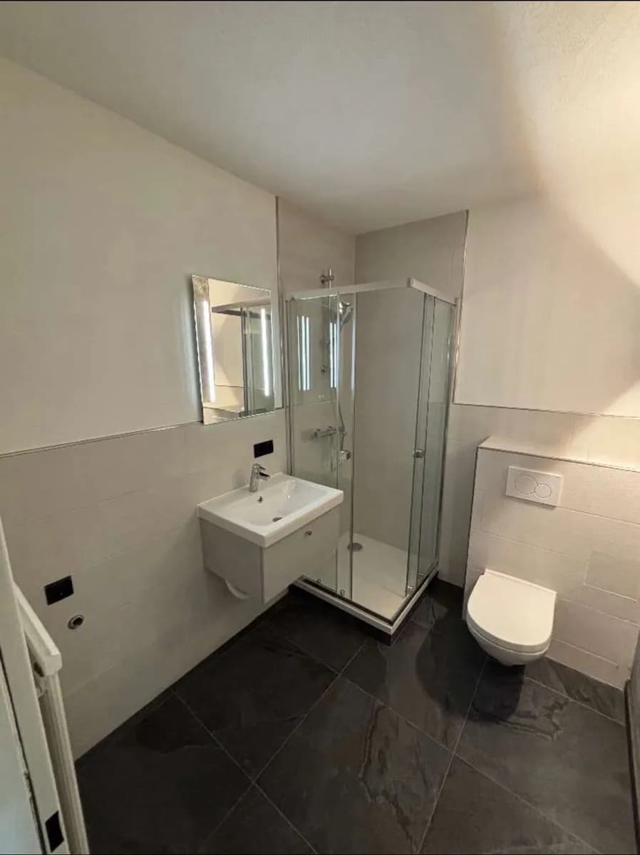 1-Zimmer-Wohnung mieten in Innsbruck – 32 m², € 1.244 – Bild 2 von 4