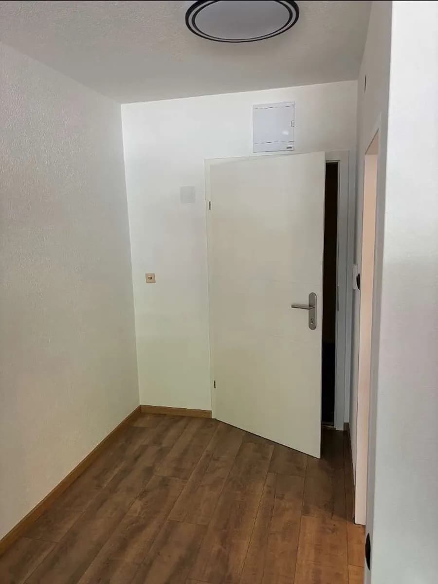 1-Zimmer-Wohnung mieten in Innsbruck – 32 m², € 1.244 – Bild 3 von 4