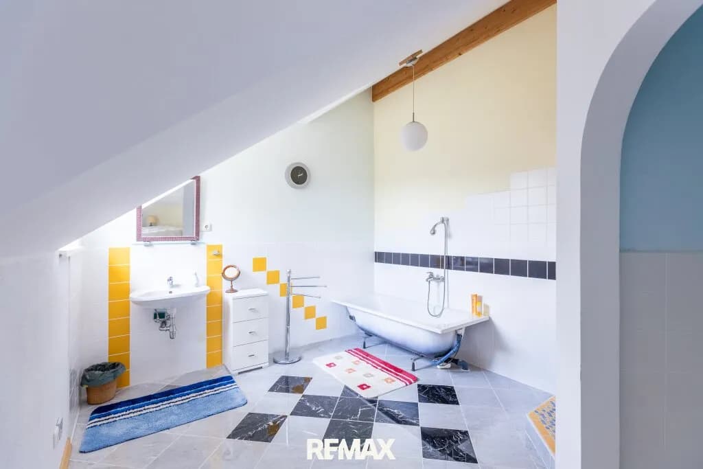 8-Zimmer-Gewerbeimmobilie kaufen in Rohrbach – 285 m², € 435.000 – Bild 16 von 25