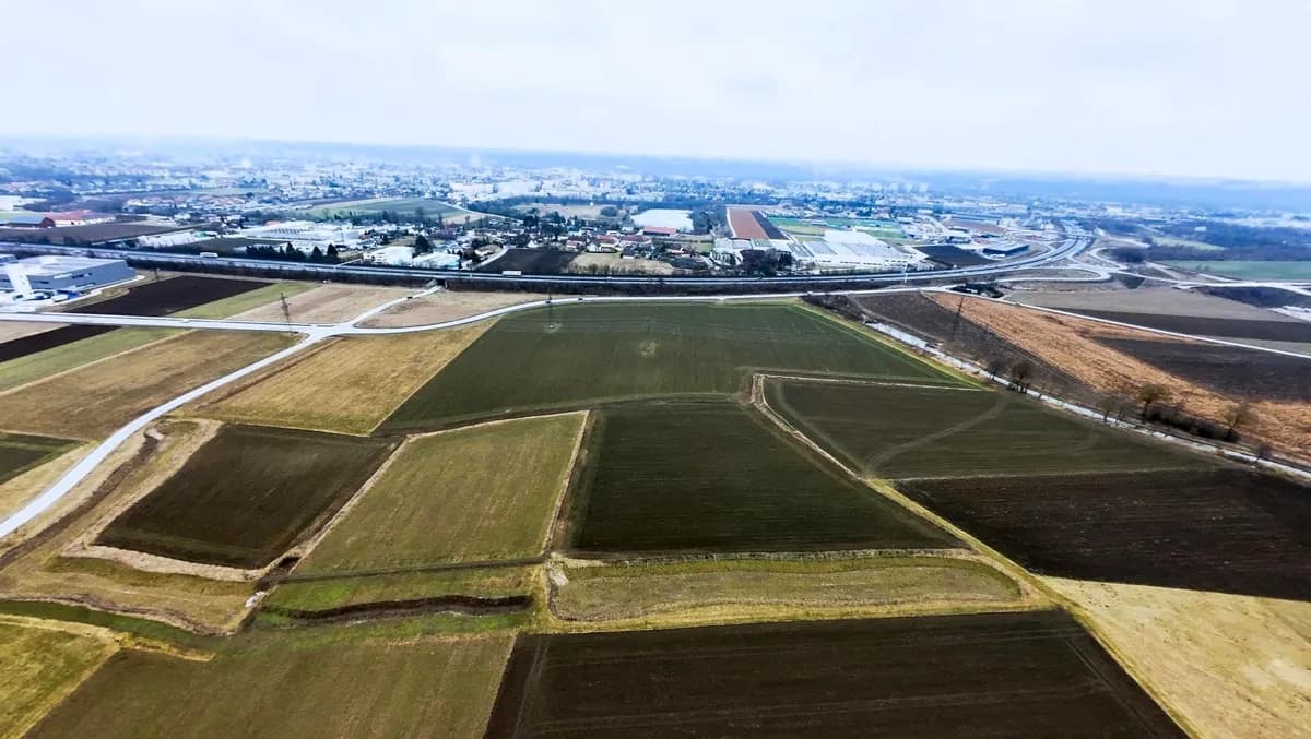 Immobilie kaufen in Wels – 87 634 m² – Bild 2 von 7