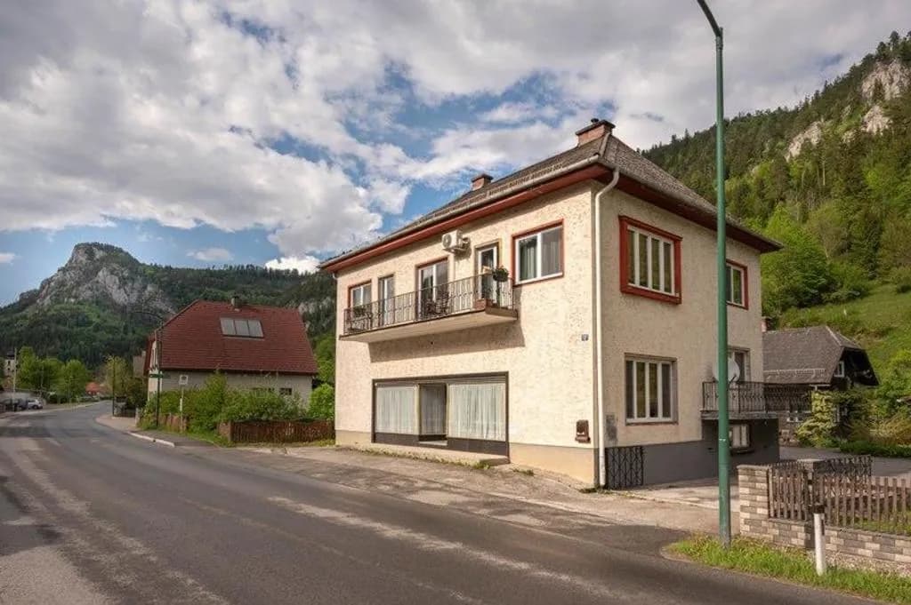 10-Zimmer-Haus kaufen in Neunkirchen – 288 m², € 380.000