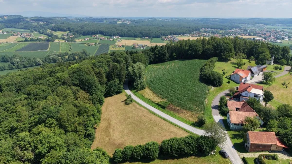 Grundstück kaufen in Weiz – 15 462 m², € 53.300