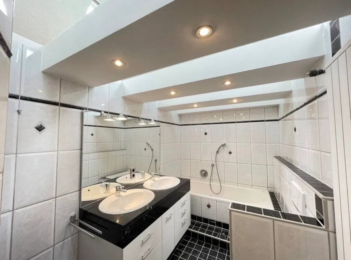 4-Zimmer-Wohnung mieten in Innsbruck – 117 m², € 2.480 – Bild 8 von 13