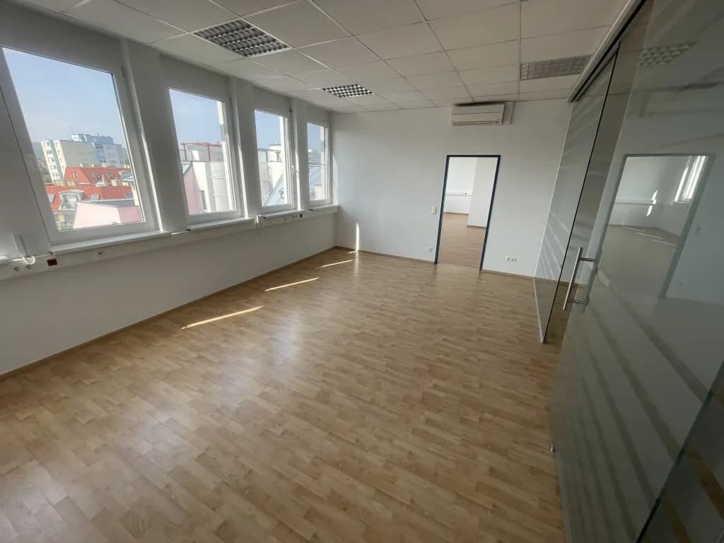 5-Zimmer-Gewerbeimmobilie mieten in Mödling – 152 m², € 1.945 – Bild 3 von 9