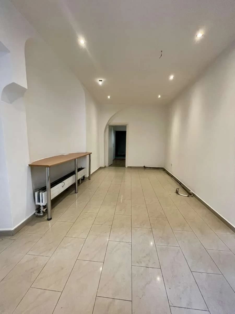 2-Zimmer-Gewerbeimmobilie mieten in Wiener Neustadt – 24 m², € 391