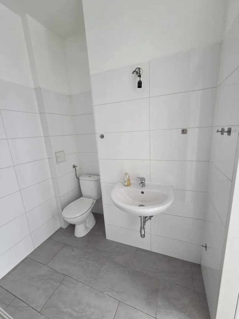 2-Zimmer-Gewerbeimmobilie mieten in Wien – 43 m², € 700 – Bild 8 von 11