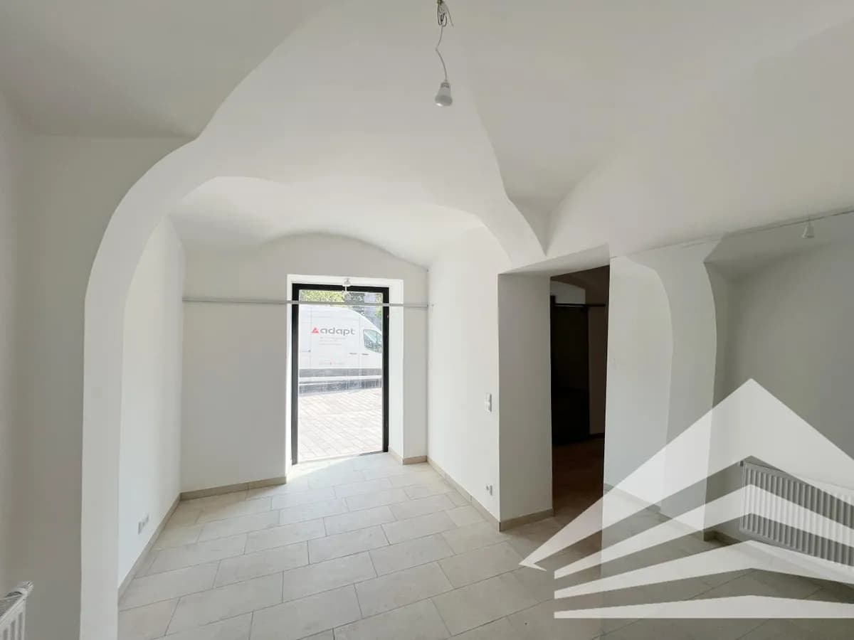Gewerbeimmobilie mieten in Linz – 180 m², € 3.326 – Bild 3 von 9