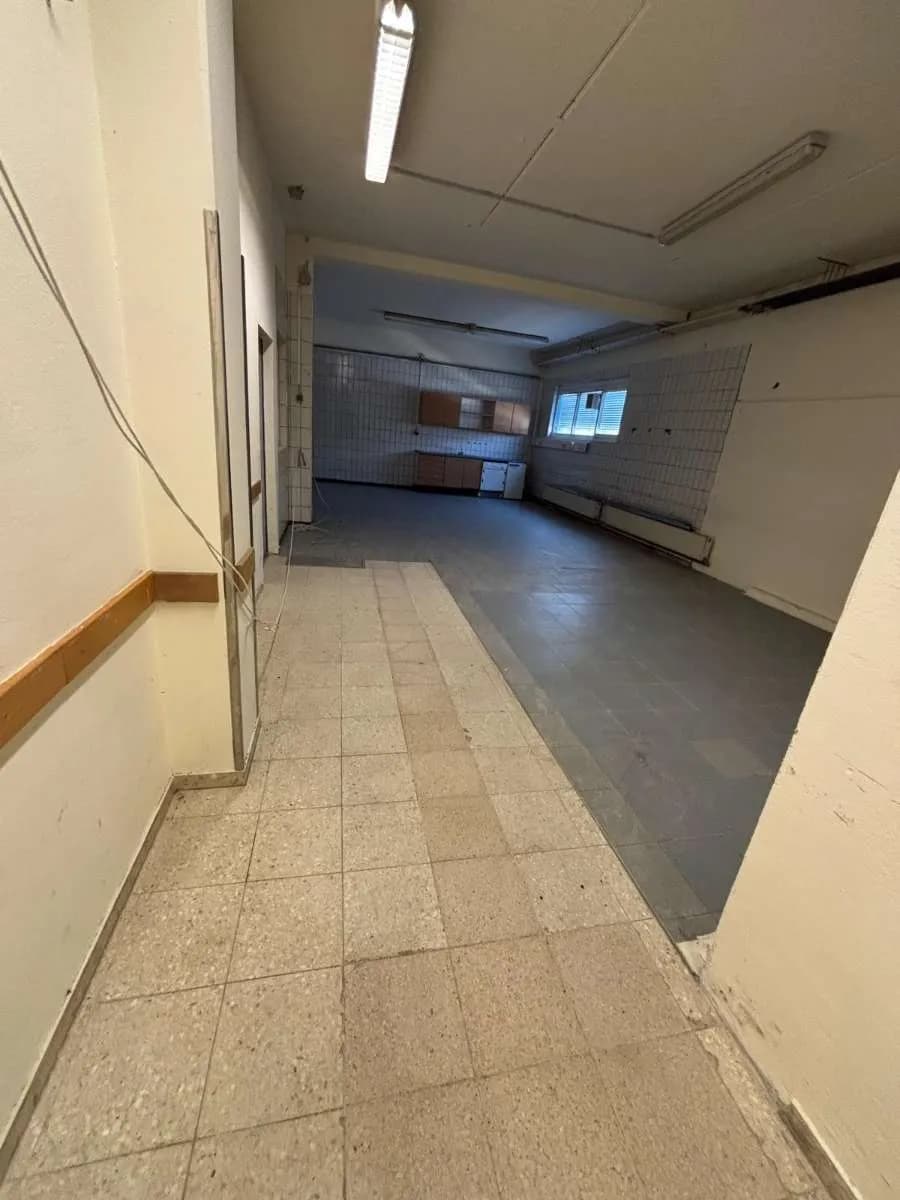 Gewerbeimmobilie mieten in Baden – 70 m², € 8 – Bild 3 von 14