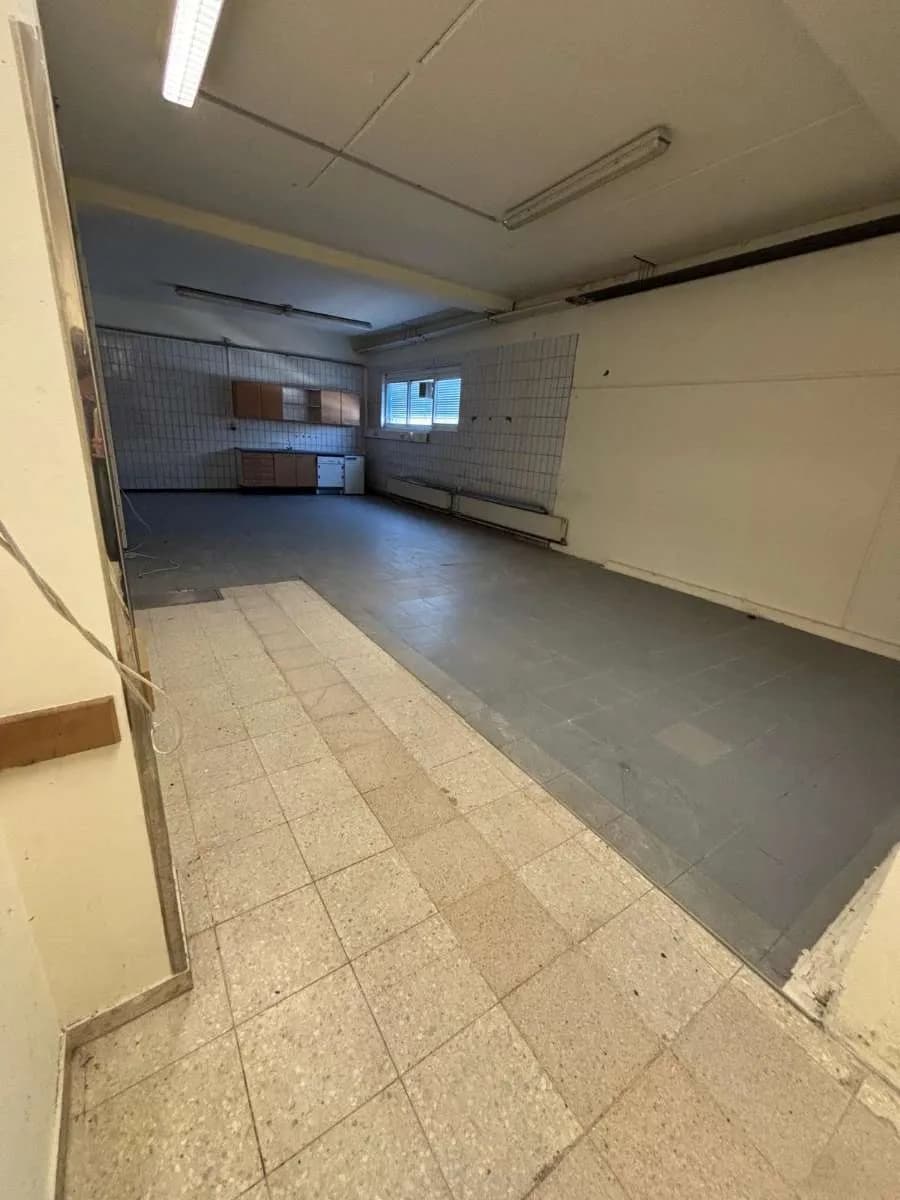 Gewerbeimmobilie mieten in Baden – 70 m², € 8 – Bild 4 von 14