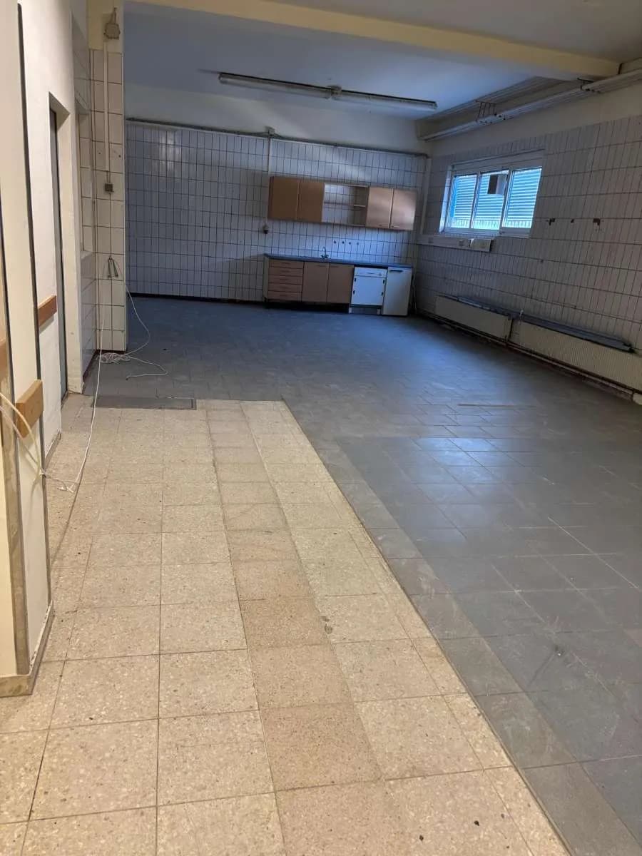 Gewerbeimmobilie mieten in Baden – 70 m², € 8 – Bild 5 von 14