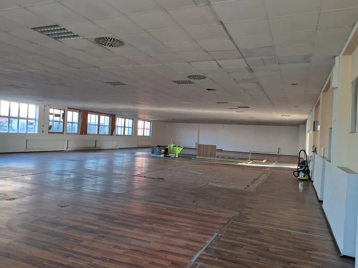Gewerbeimmobilie mieten in Braunau am Inn – 700 m², € 8 – Bild 4 von 9