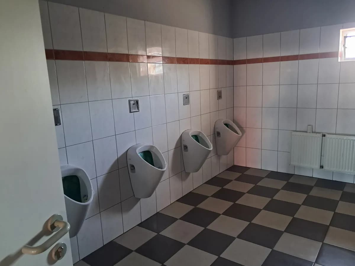 Gewerbeimmobilie mieten in Braunau am Inn – 700 m², € 8 – Bild 9 von 9