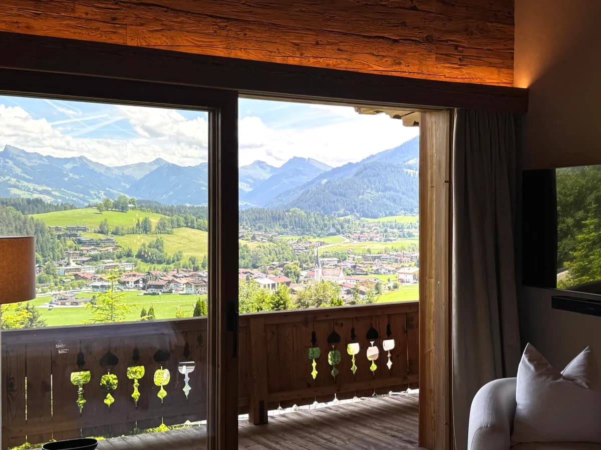 9-Zimmer-Haus mieten in Kitzbühel – 260 m², € 5.967 – Bild 2 von 4
