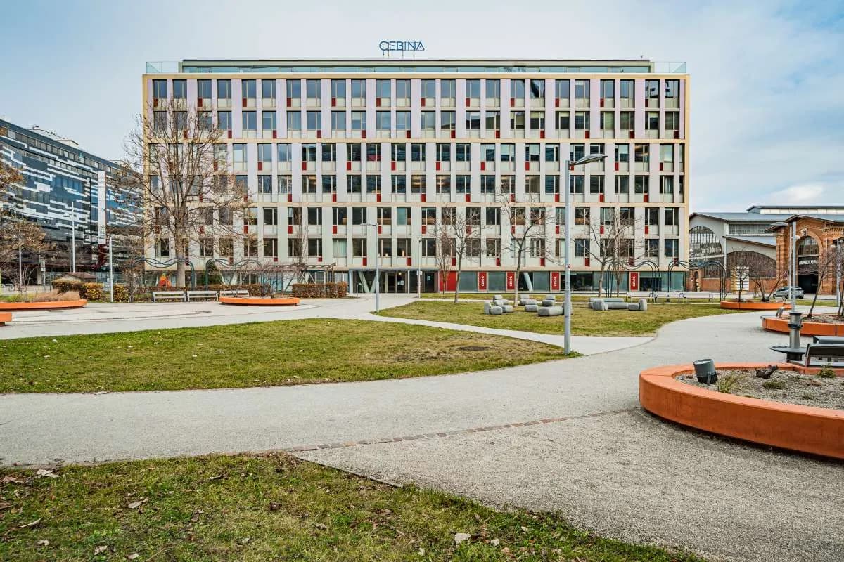 Gewerbeimmobilie mieten in Wien – 337 m², € 14