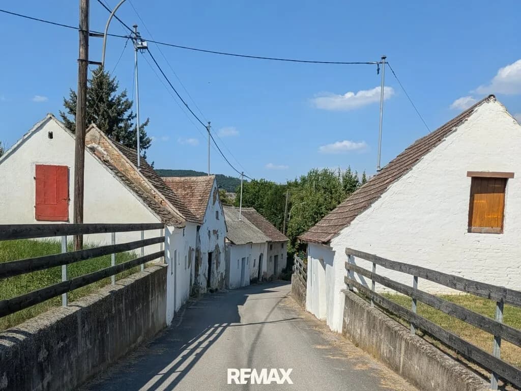 Immobilie kaufen in Mistelbach – 33 m², € 7.500 – Bild 1 von 9