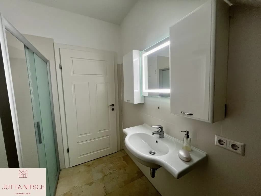 7-Zimmer-Gewerbeimmobilie kaufen in Baden – 219,82 m², € 629.000 – Bild 18 von 31