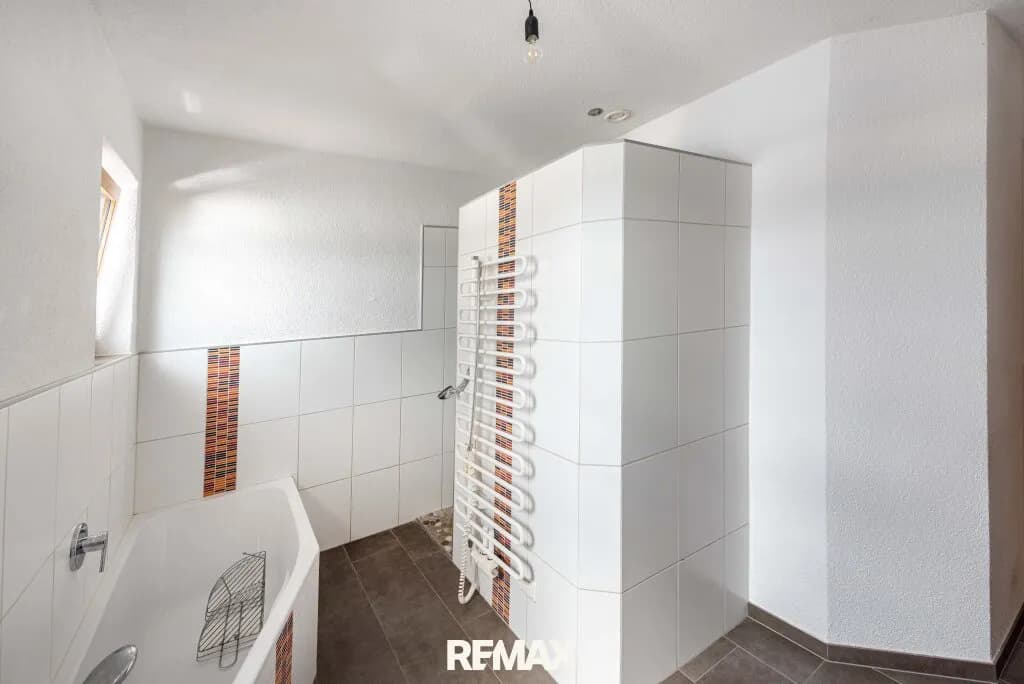 4-Zimmer-Wohnung mieten in Gmunden – 154 m², € 1.200 – Bild 9 von 12