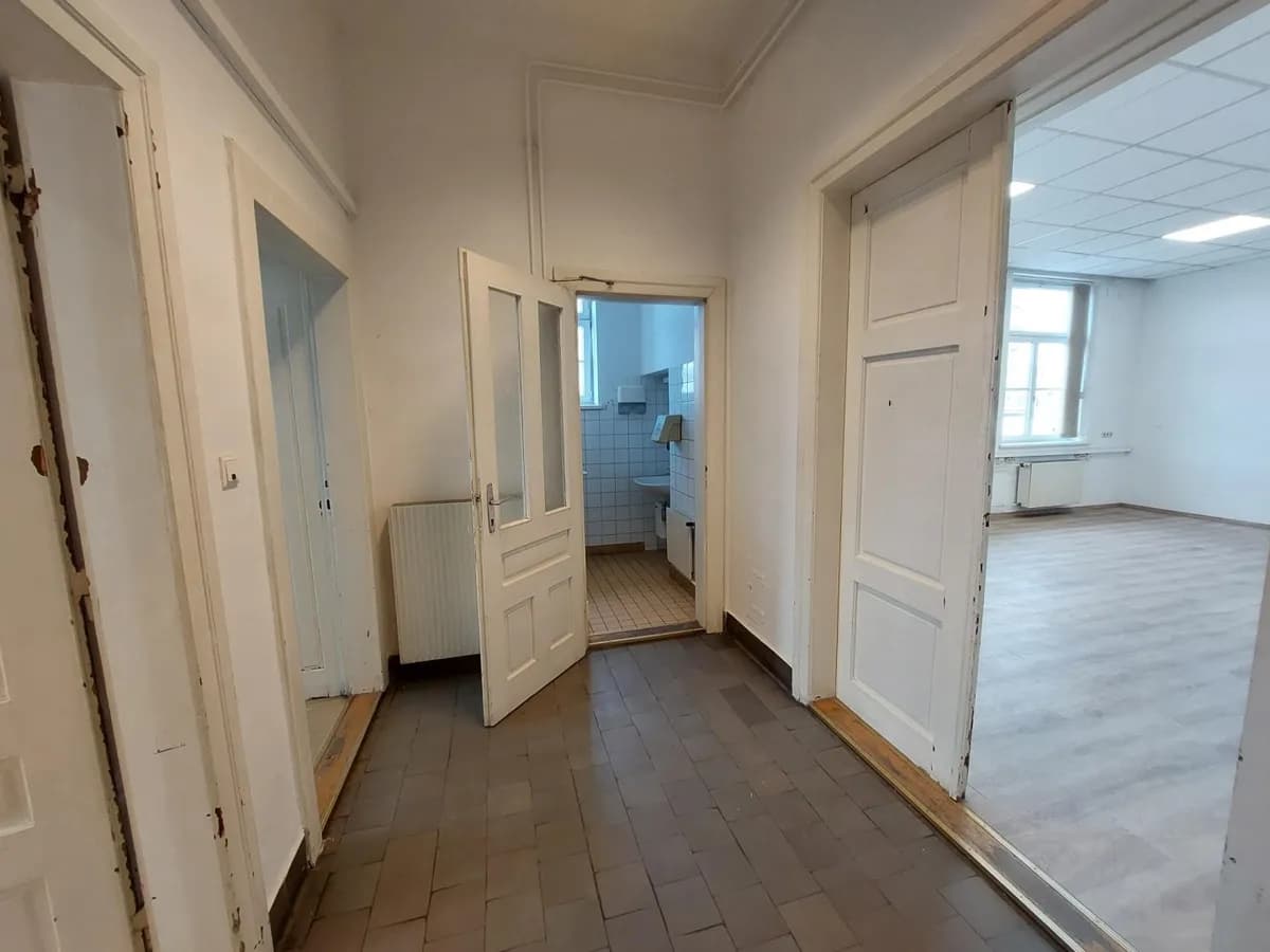 8-Zimmer-Gewerbeimmobilie mieten in Wien – 227 m², € 2.958 – Bild 2 von 15