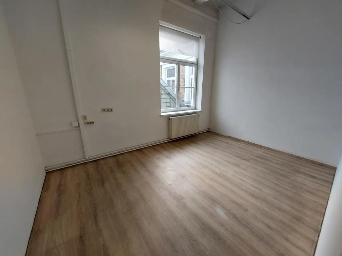 8-Zimmer-Gewerbeimmobilie mieten in Wien – 227 m², € 2.958 – Bild 15 von 15