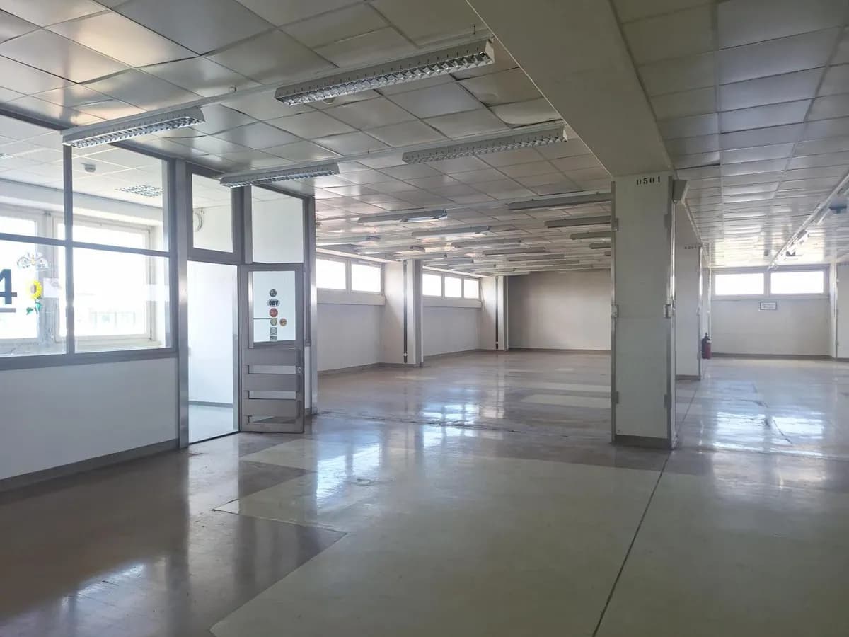 Gewerbeimmobilie mieten in Wien – 1 485 m², € 14.500