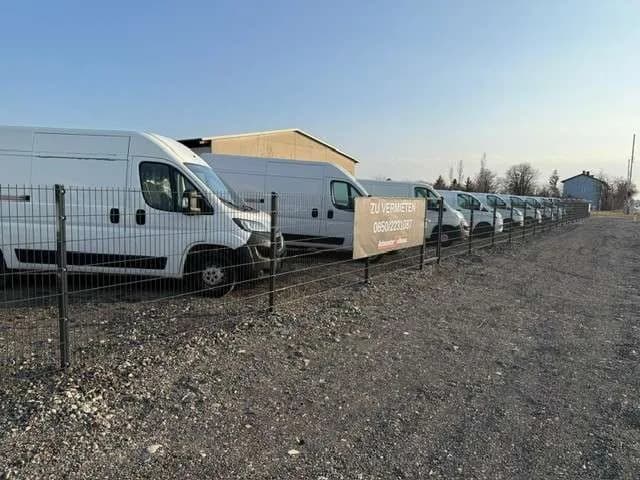 Gewerbeimmobilie mieten in Wiener Neustadt Land – 6 000 m², € 2