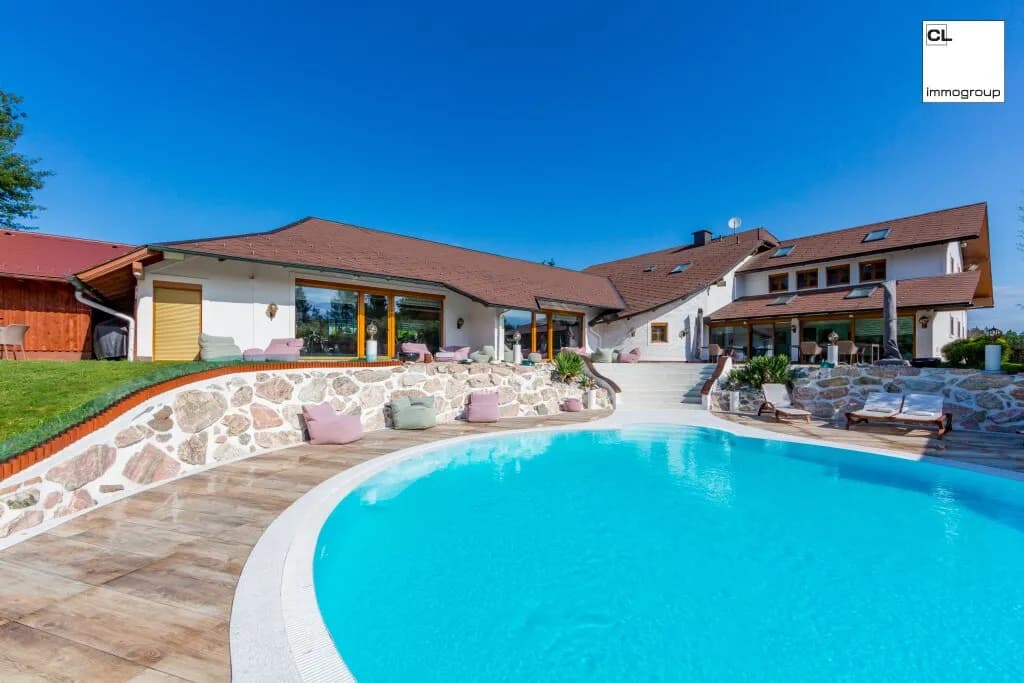 6-Zimmer-Immobilie kaufen in Vöcklabruck – 440 m², € 1.675.000 – Bild 2 von 16