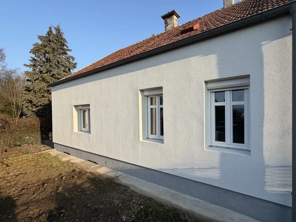 4-Zimmer-Haus mieten in Neunkirchen – 124 m², € 1.595