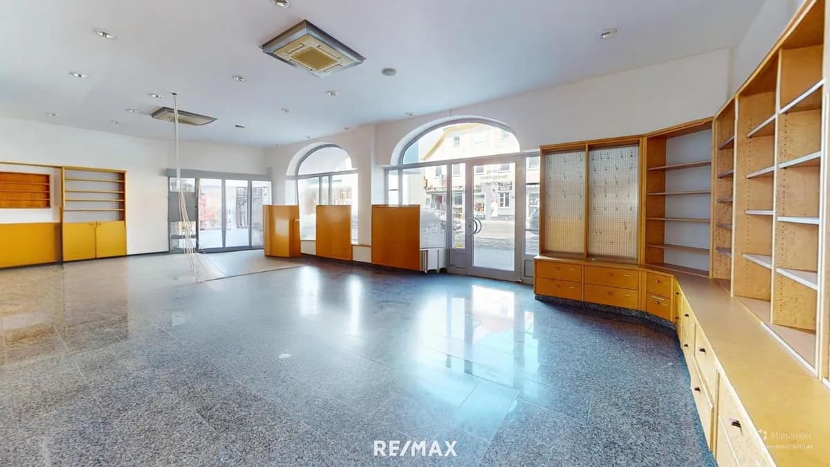 8-Zimmer-Gewerbeimmobilie mieten in Linz – 257 m², € 4.401