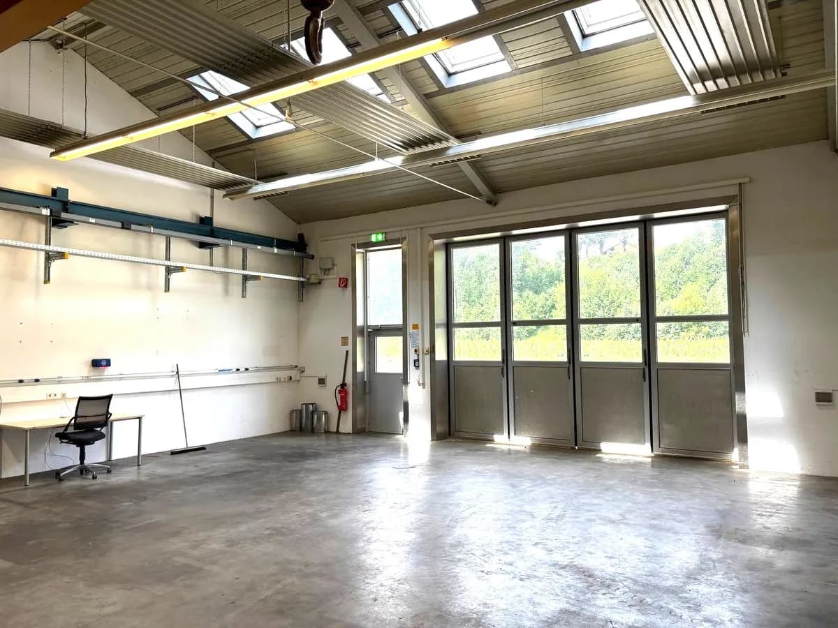 Gewerbeimmobilie mieten in Wels-Land – 320 m², € 2.300