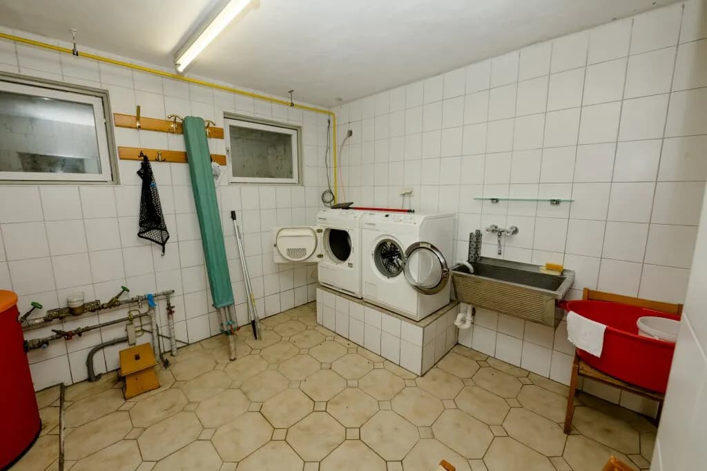 5-Zimmer-Immobilie kaufen in Vöcklabruck – 125 m², € 1.650.000 – Bild 29 von 46