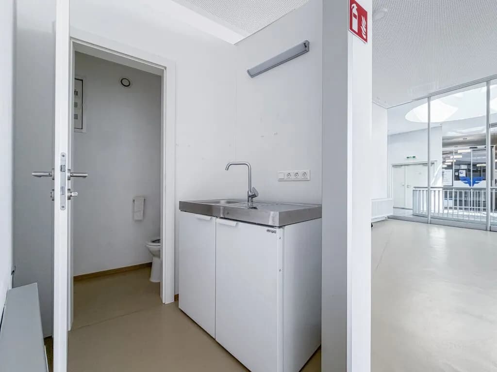 3-Zimmer-Gewerbeimmobilie mieten in Bruck-Mürzzuschlag – 283 m², € 3.060 – Bild 6 von 10