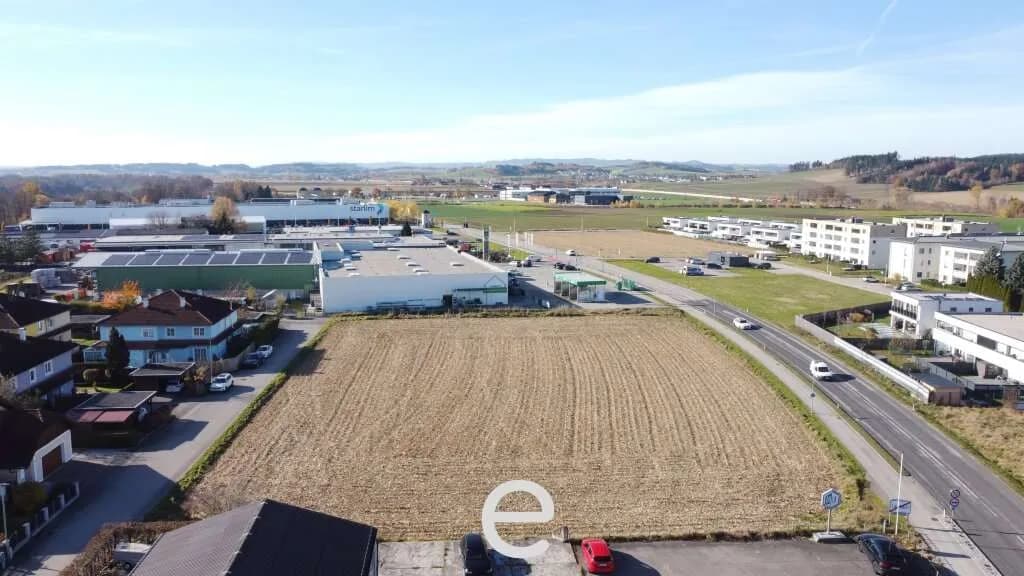 Immobilie kaufen in Wels-Land – 6 382 m², € 1.250.000 – Bild 2 von 5