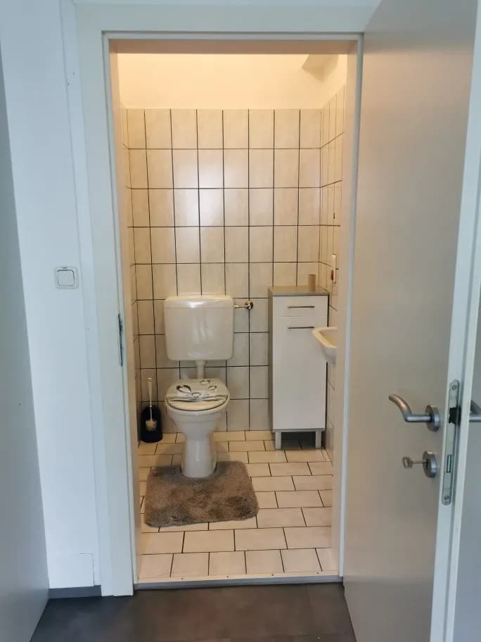 4-Zimmer-Gewerbeimmobilie mieten in Vöcklabruck – 20 m², € 390 – Bild 10 von 14