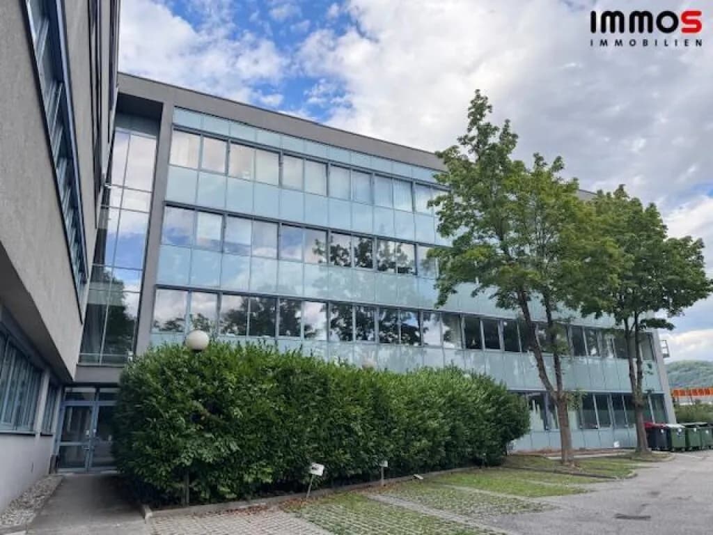 2-Zimmer-Gewerbeimmobilie mieten in Linz – 121 m², € 1.071